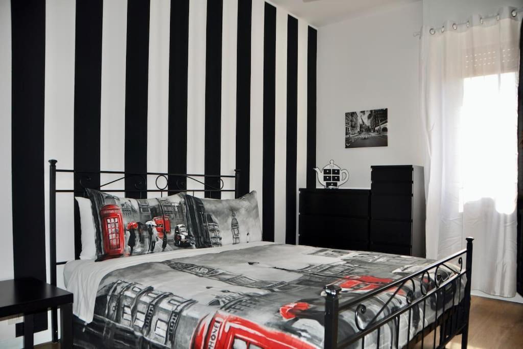 M.Aurelio Black & White Milan Bagian luar foto
