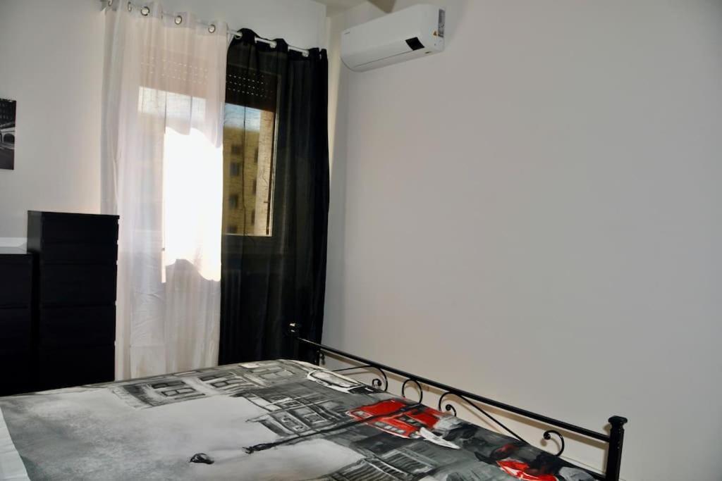 M.Aurelio Black & White Milan Bagian luar foto
